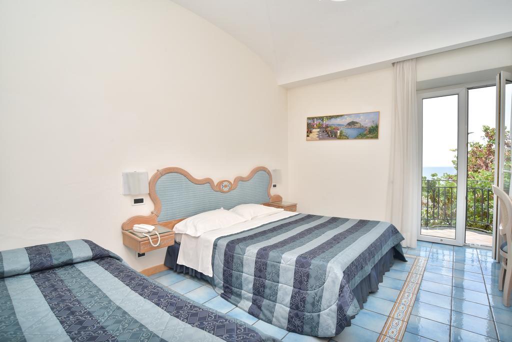 Albergo Italia - Beach Hotel Casamicciola Terme Exterior photo